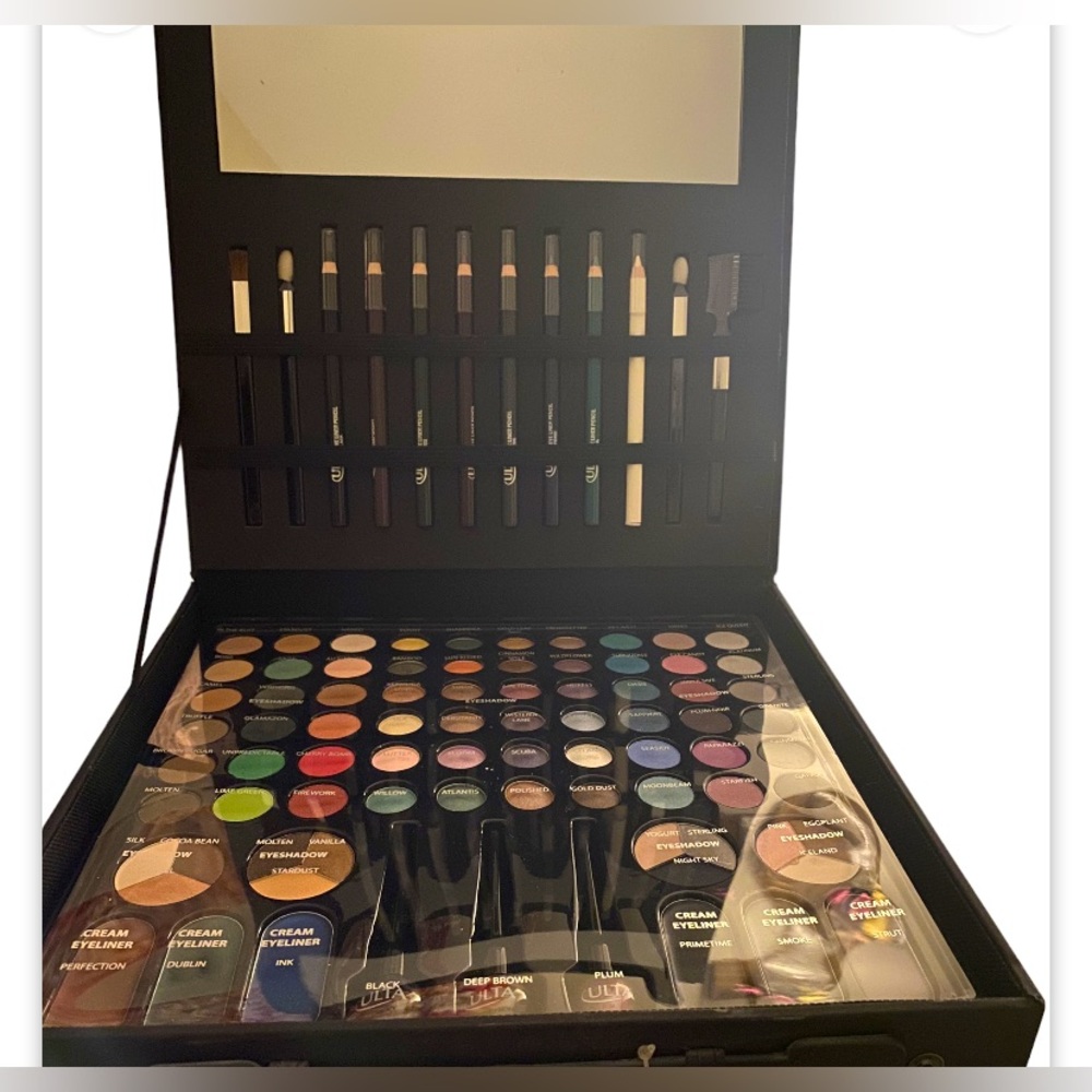 ULTA Shadow Play Artist collection 86 Piece black zebra cosmetic case NWT